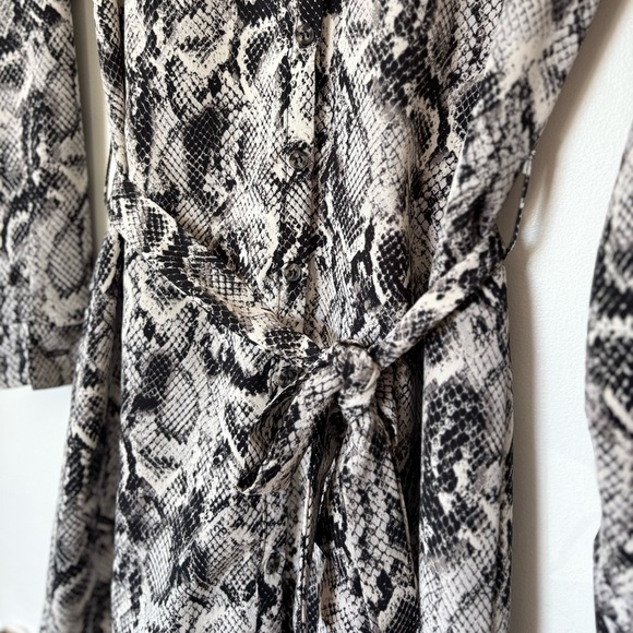 🎉4/30$🎉 NWT Reitmans Snakeskin Print Shirt Dress - Size 6 - Picture 4 of 7